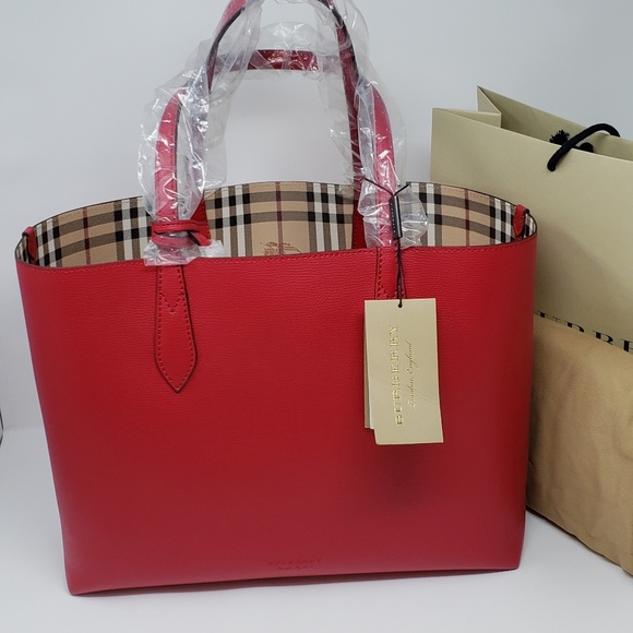 💯 Auth Burberry Reversible Red/Beige Tote Bag - Picture 2 of 8